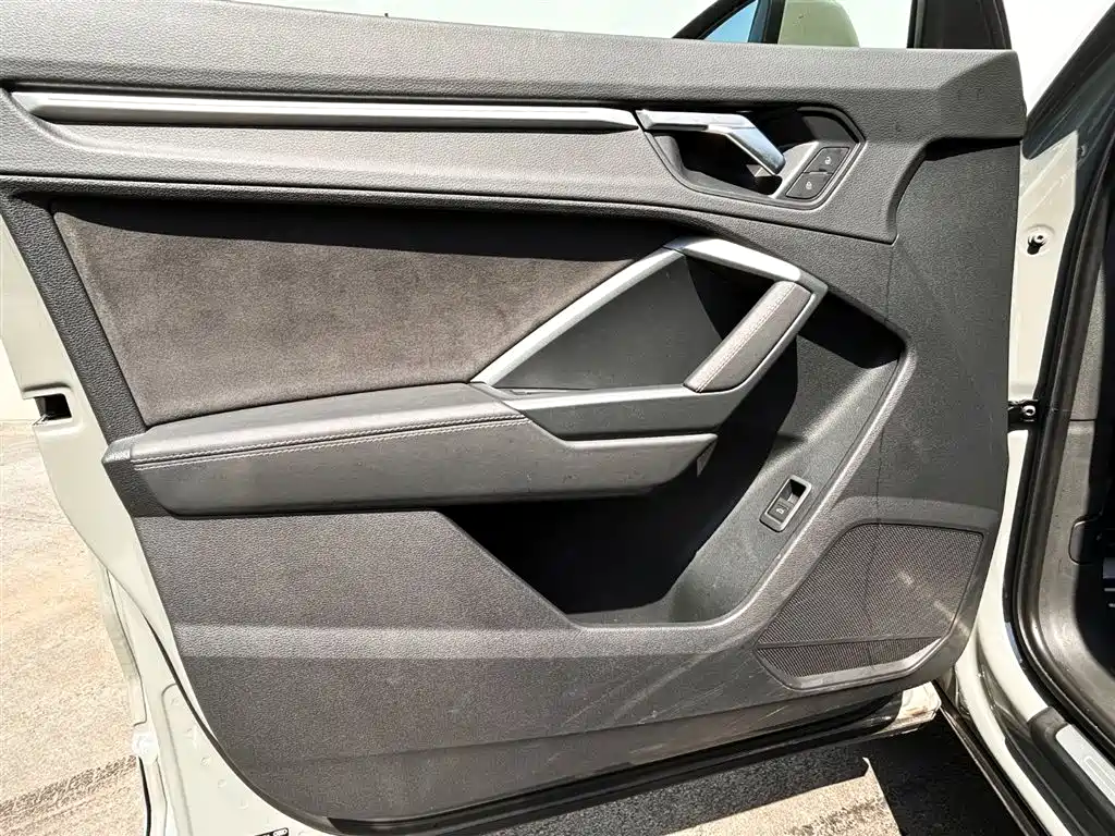 Фото 13 - Audi Q3
