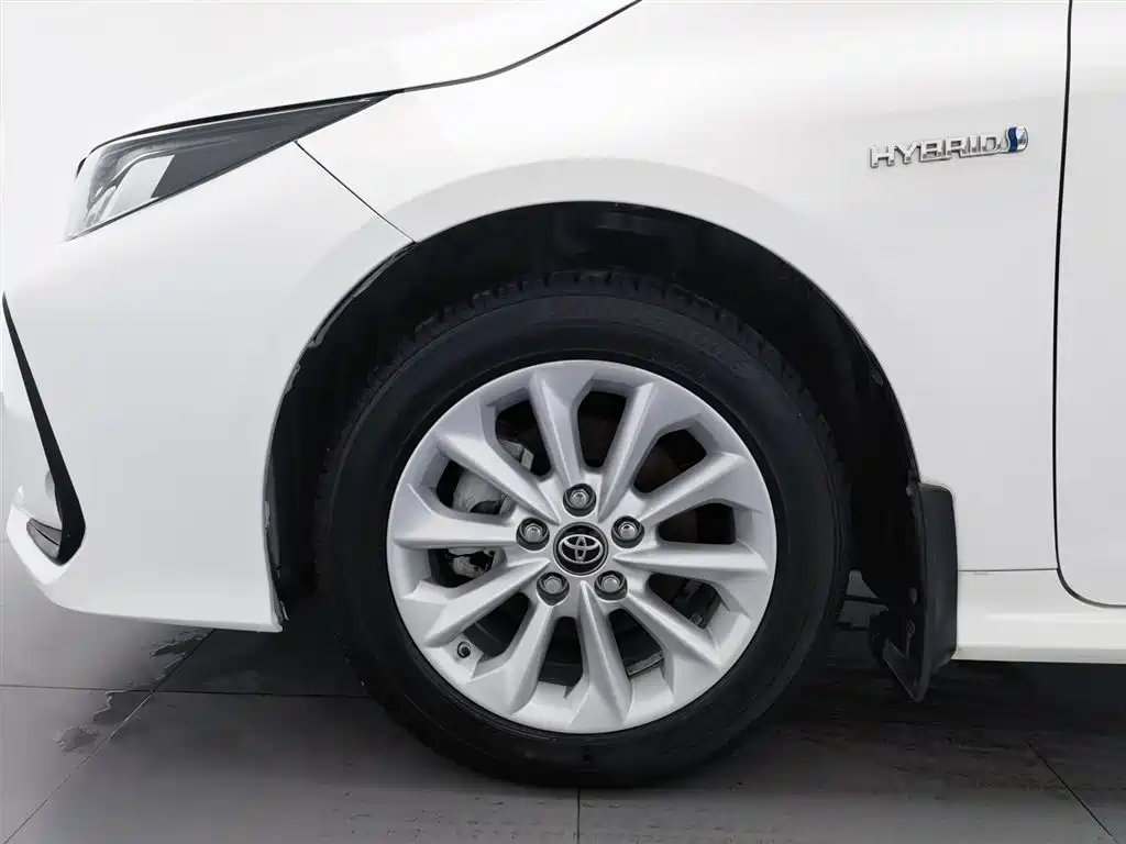 Toyota Corolla 2021 Hybrid 1.8L E-CVT Elite Edition фото 17