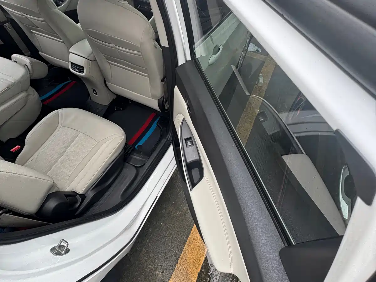 Фото 9 - Buick GL6