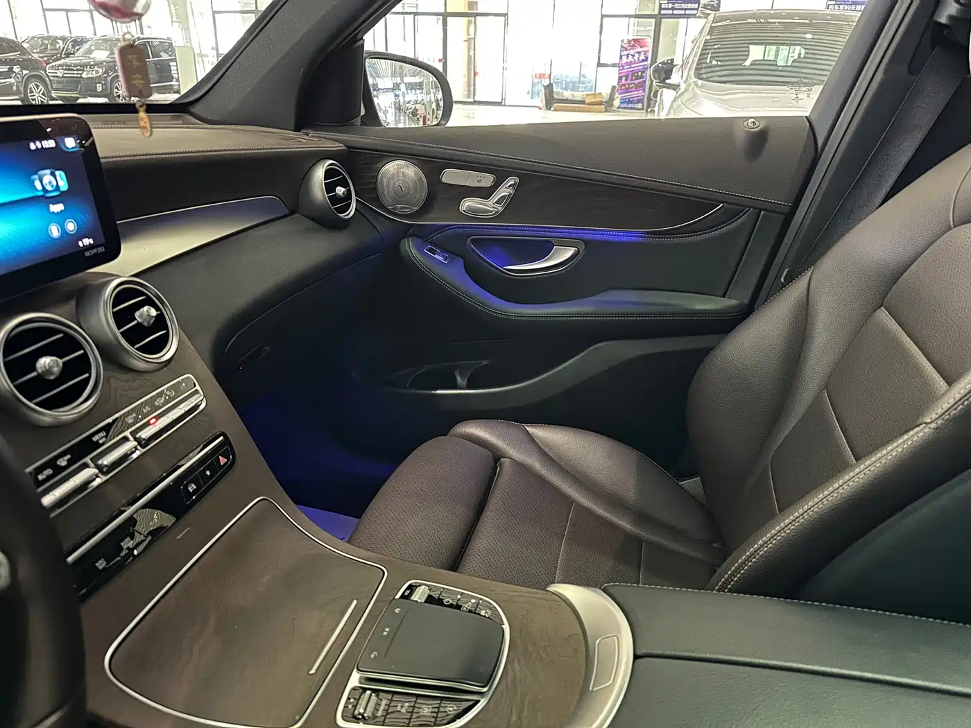 Mercedes-Benz GLC 2020 Facelift GLC 300 L 4MATIC Dynamic фото 6
