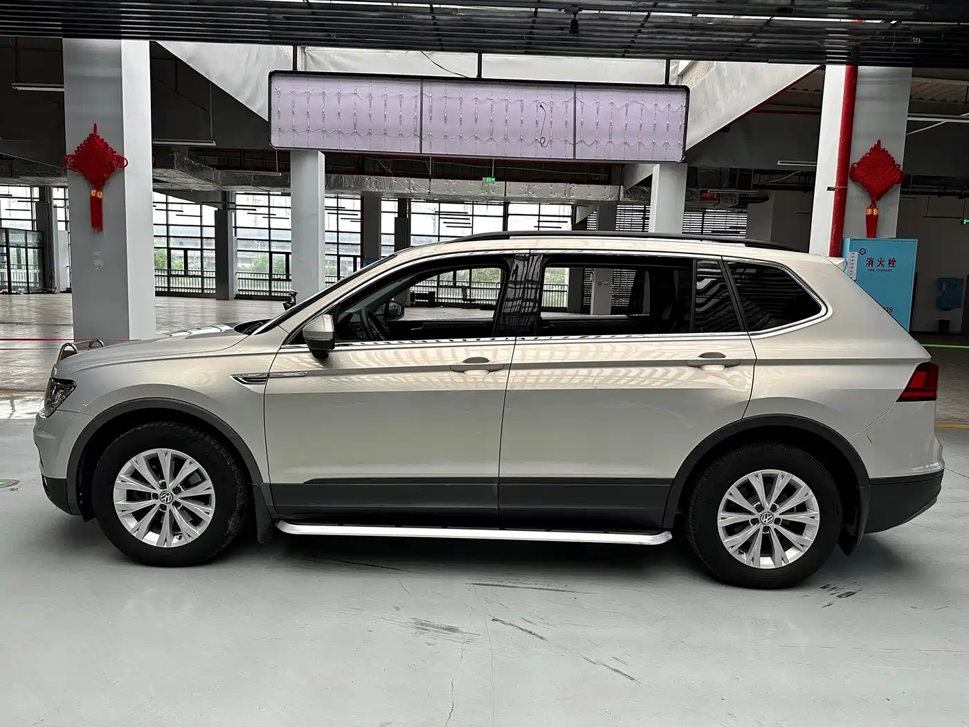 Volkswagen Tiguan L 2018 330TSI Automatic 2WD Trend Edition фото 4