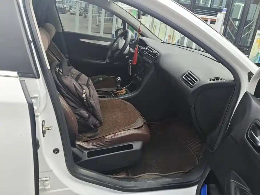 صورة 8 - Citroën C4 C-Quatre