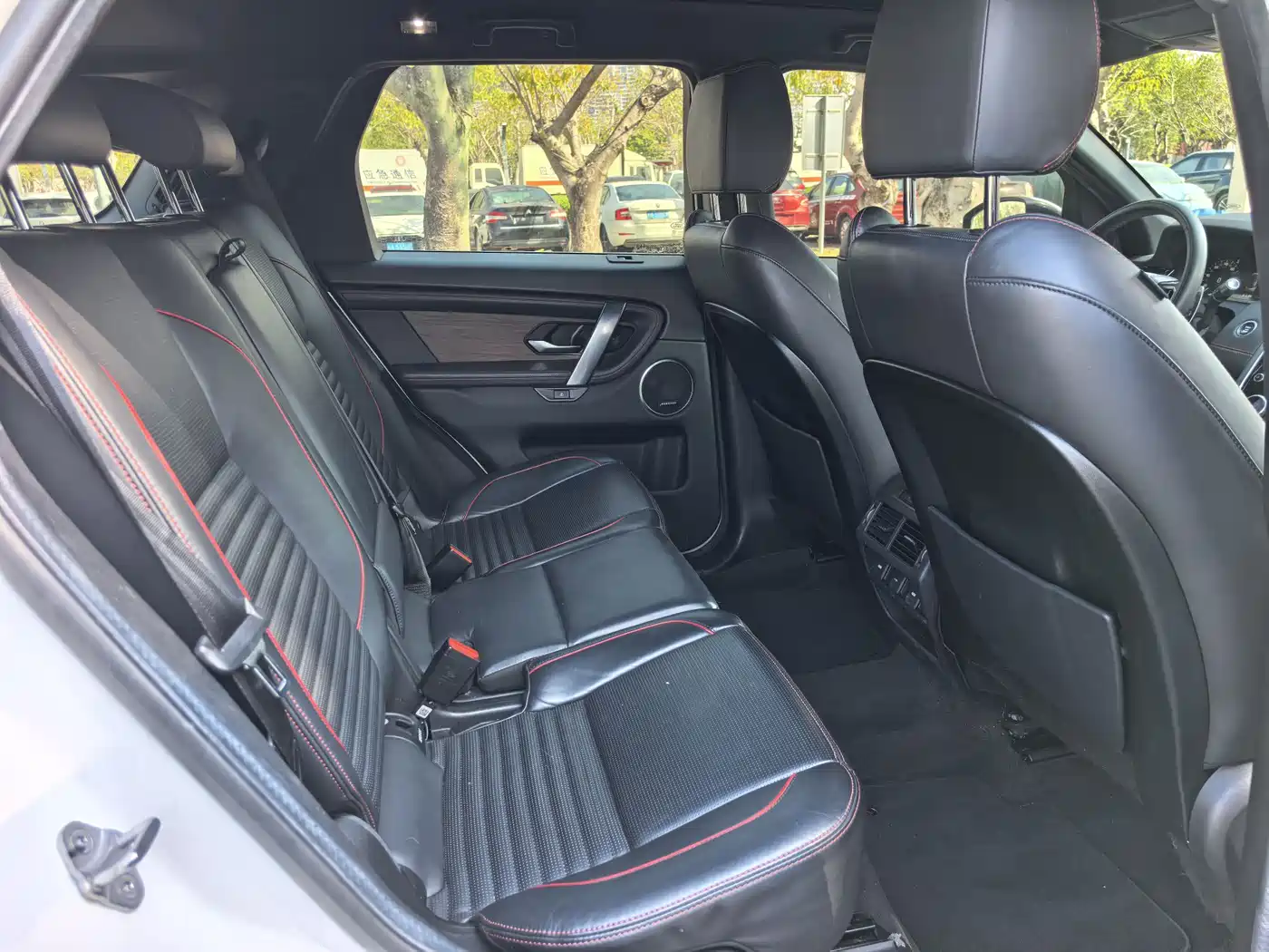 LAND ROVER DISCOVER SPORTS