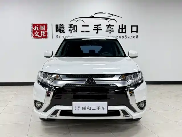 Mitsubishi Outlander 2021 Facelift 2.0L 2WD Comfort Edition 5-Seater — фото 2
