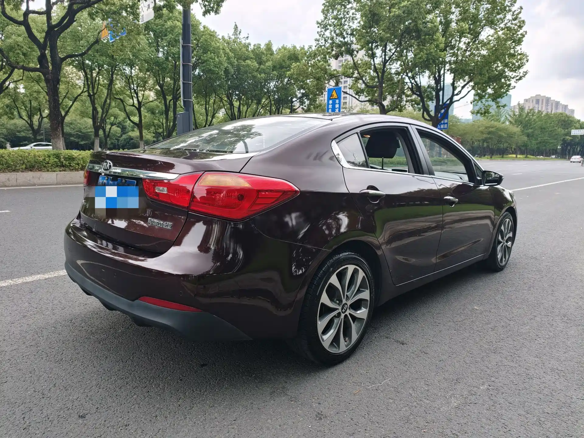 Photo 5 - Kia K3