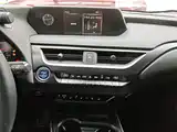 Photo 18 - Lexus UX Electric