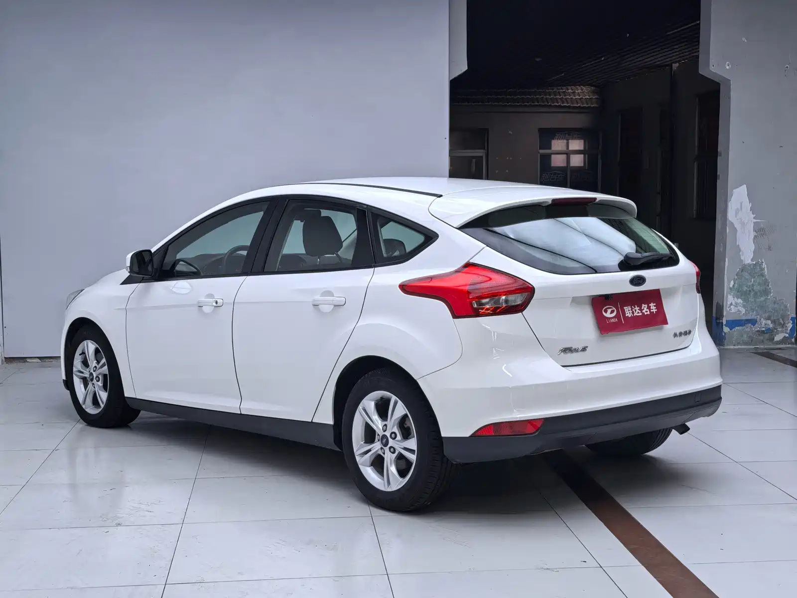 Фото 6 - Ford Focus