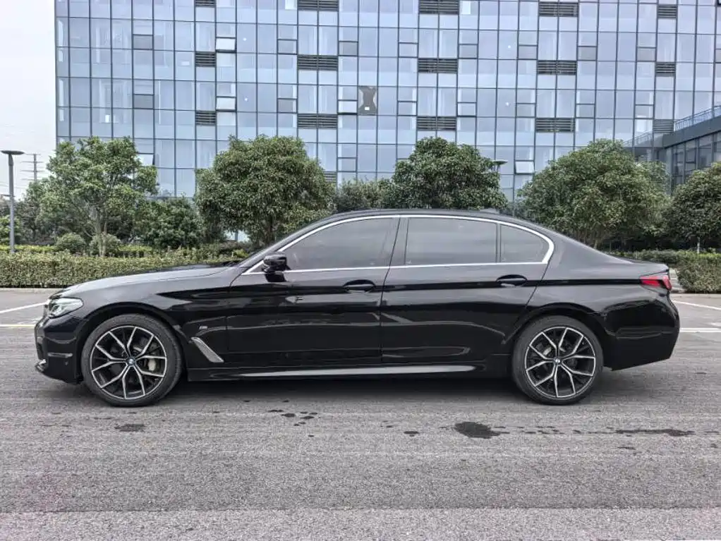 Photo 7 - BMW 5 Series