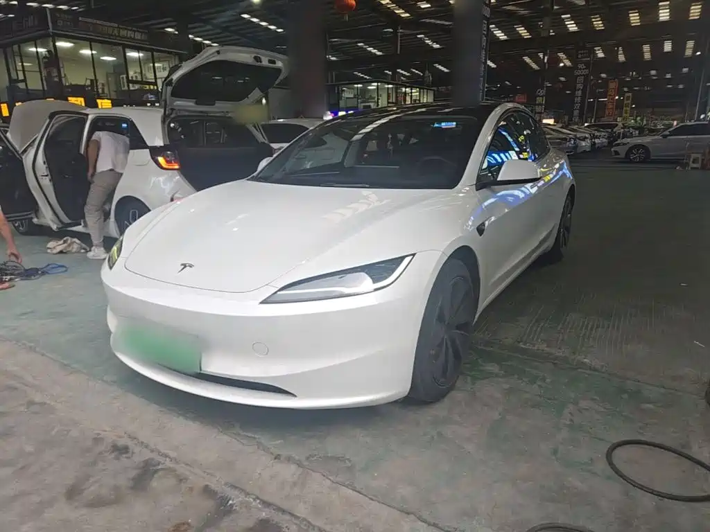 Tesla Model 3 2023