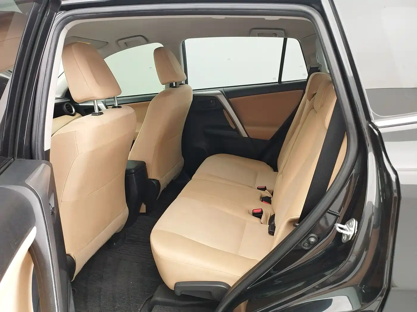 Toyota RAV4 Rongfang 2016 2.0L CVT 2WD Urban (China V) фото 15
