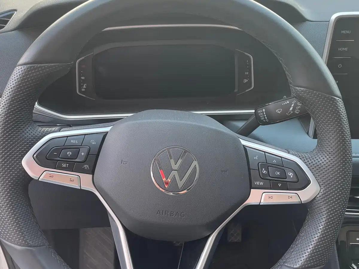 Volkswagen Tharu 2024 300TSI 2WD Moon Premium Edition фото 12