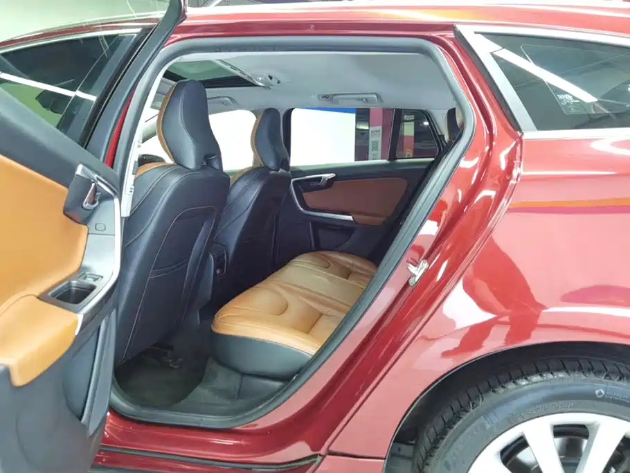 Volvo V60 2015 2015 T5 Momentum