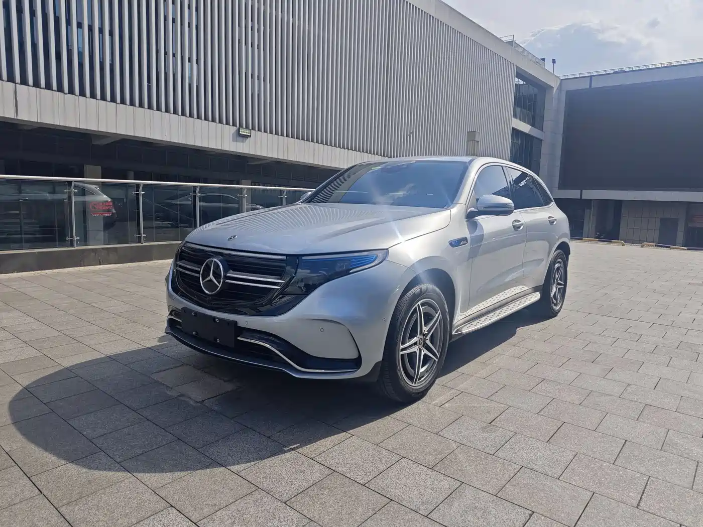 MERCEDES-BENZ EQC