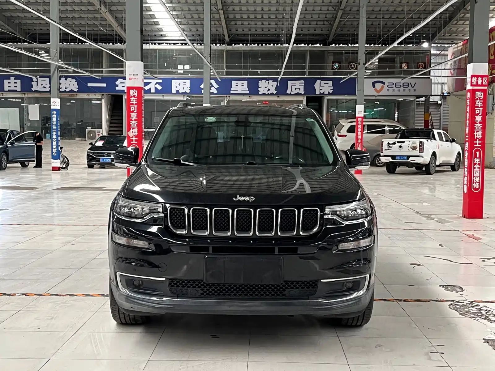 Фото 2 - Jeep Grand Commander