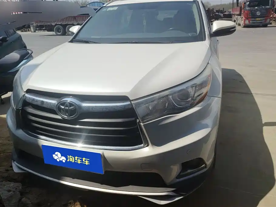 TOYOTA HIGHLANDER