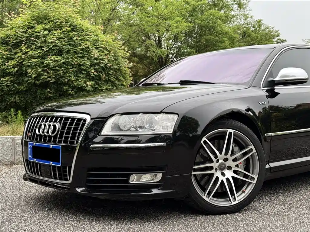 Audi S8 2009 Audi S8 5.2 FSI quattro