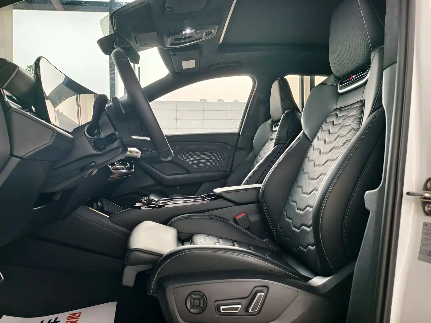 Audi Q6L e-tron фото 6