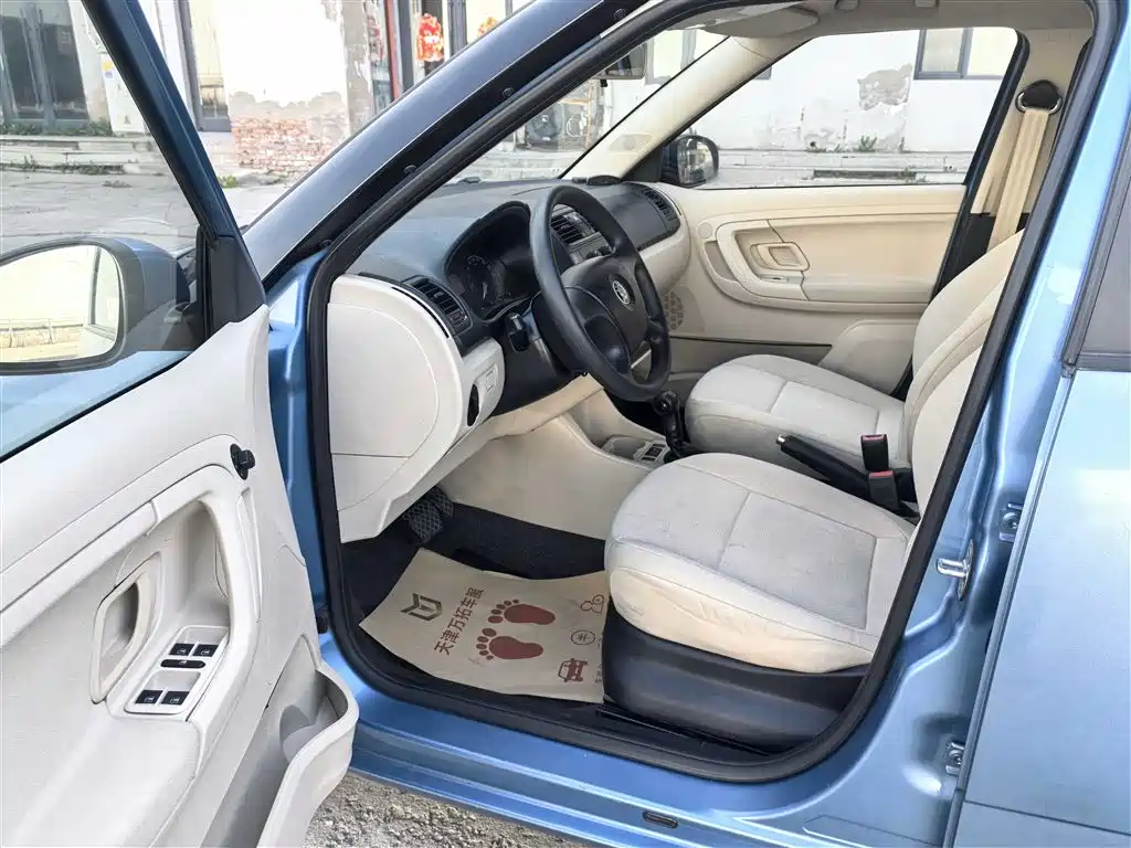 Škoda Fabia 2011 1.4L Automatic Crystal Elegance Edition фото 7