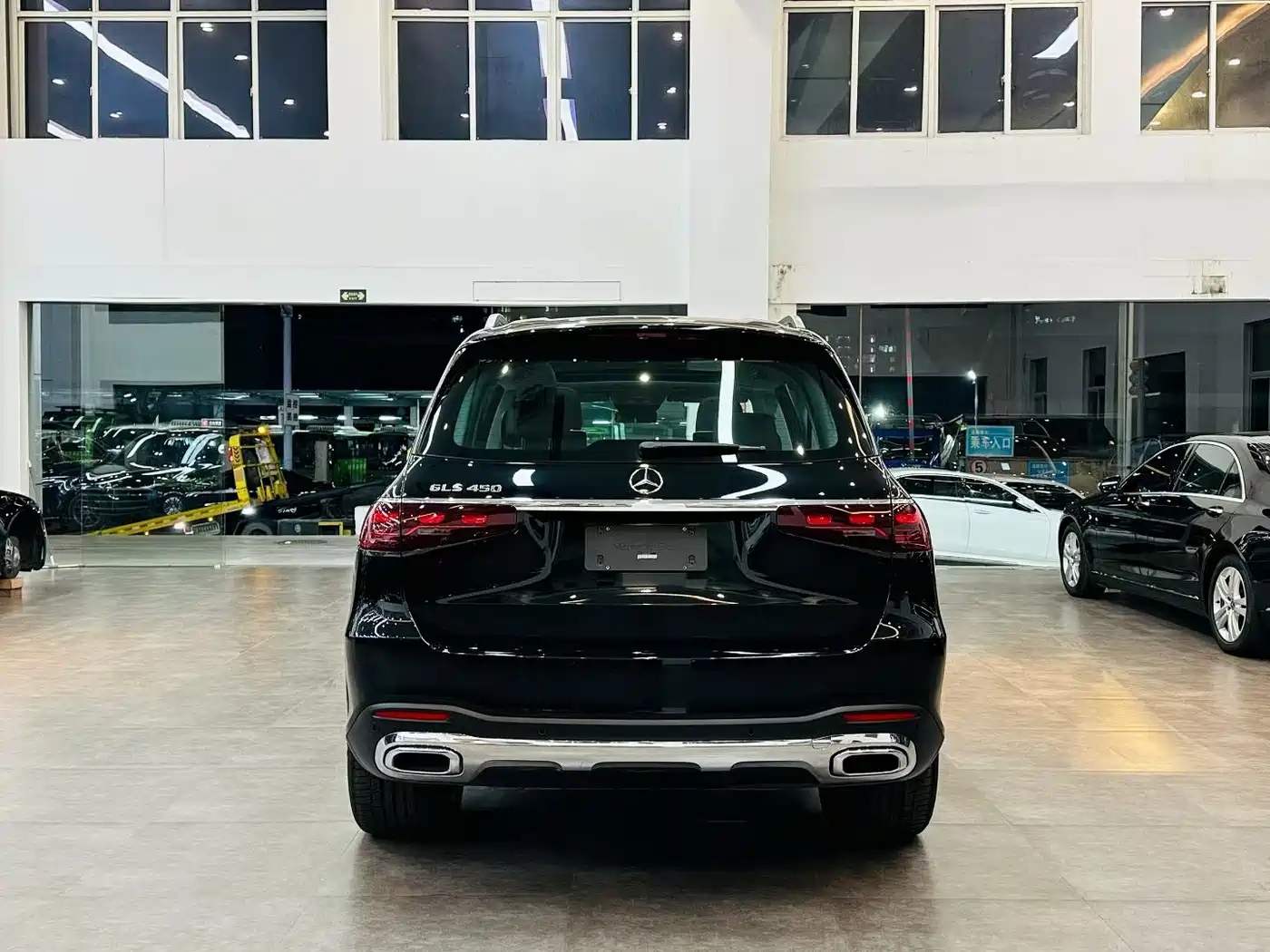 Mercedes-Benz GLS 2024 Model GLS 450 4MATIC Luxury фото 5