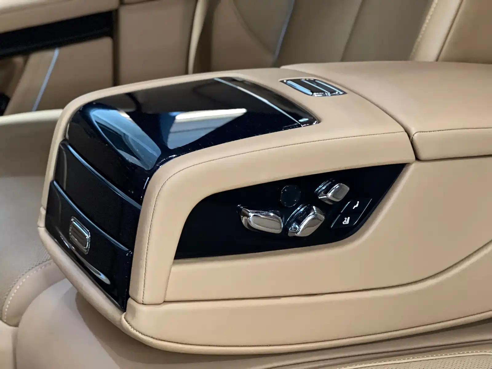 Фото 17 - Rolls-Royce Ghost