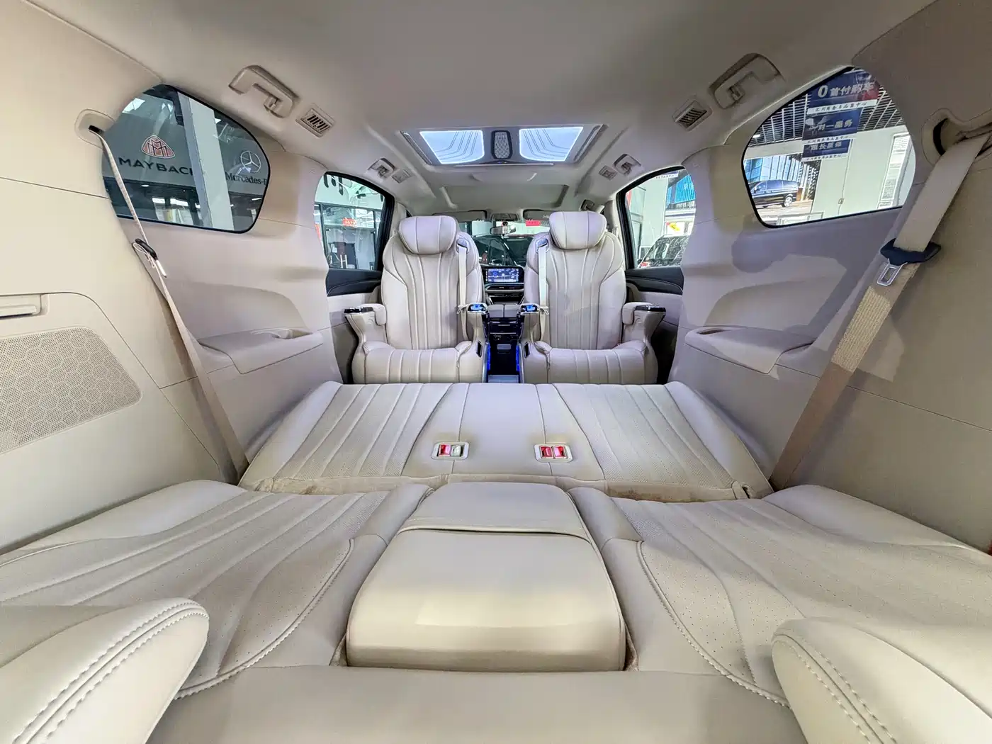 Buick GL8 2025 Land Business Class Comfort DG Edition фото 9