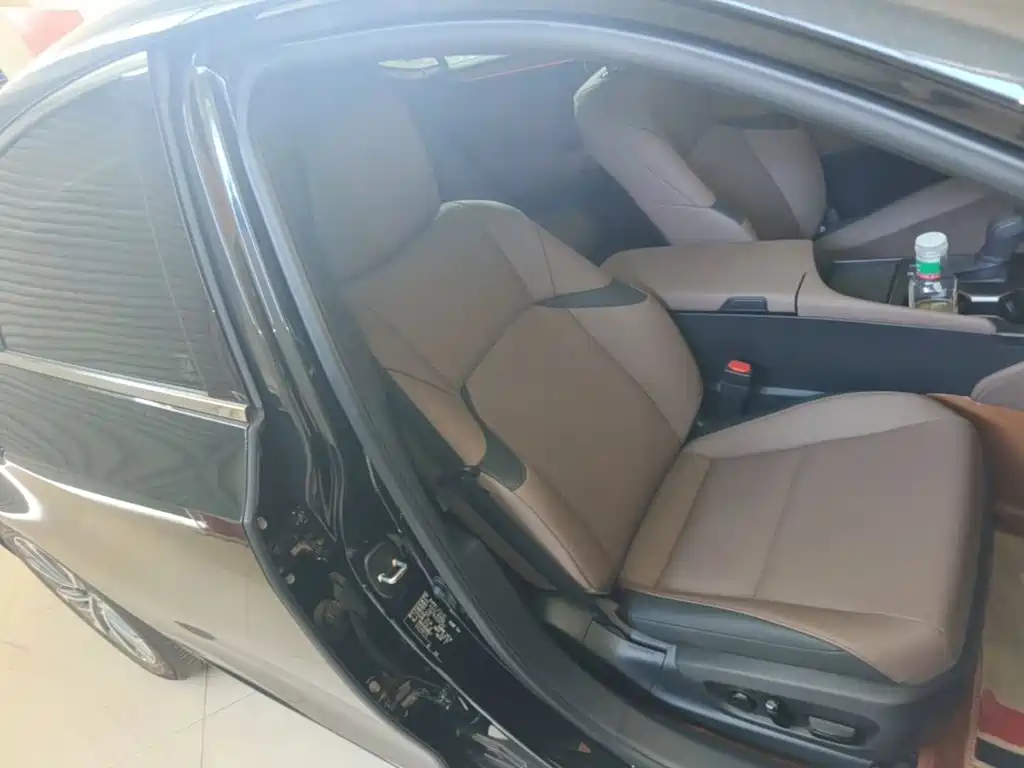 Lexus ES 2025 2025 300h Ultimate Edition