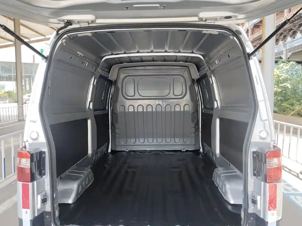 Jinbei Little Sea Lion X30 2023 2023 1.5L Super Comfort Van 2/5 Seats Non-AC SWC15M