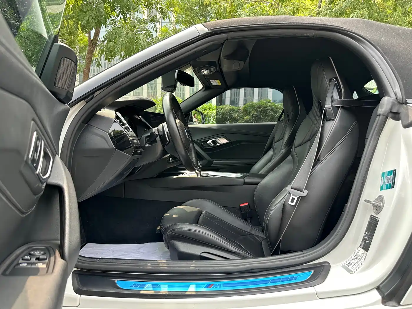 BMW Z4 2021 2020 sDrive 25i Scorching Sun Limited Edition