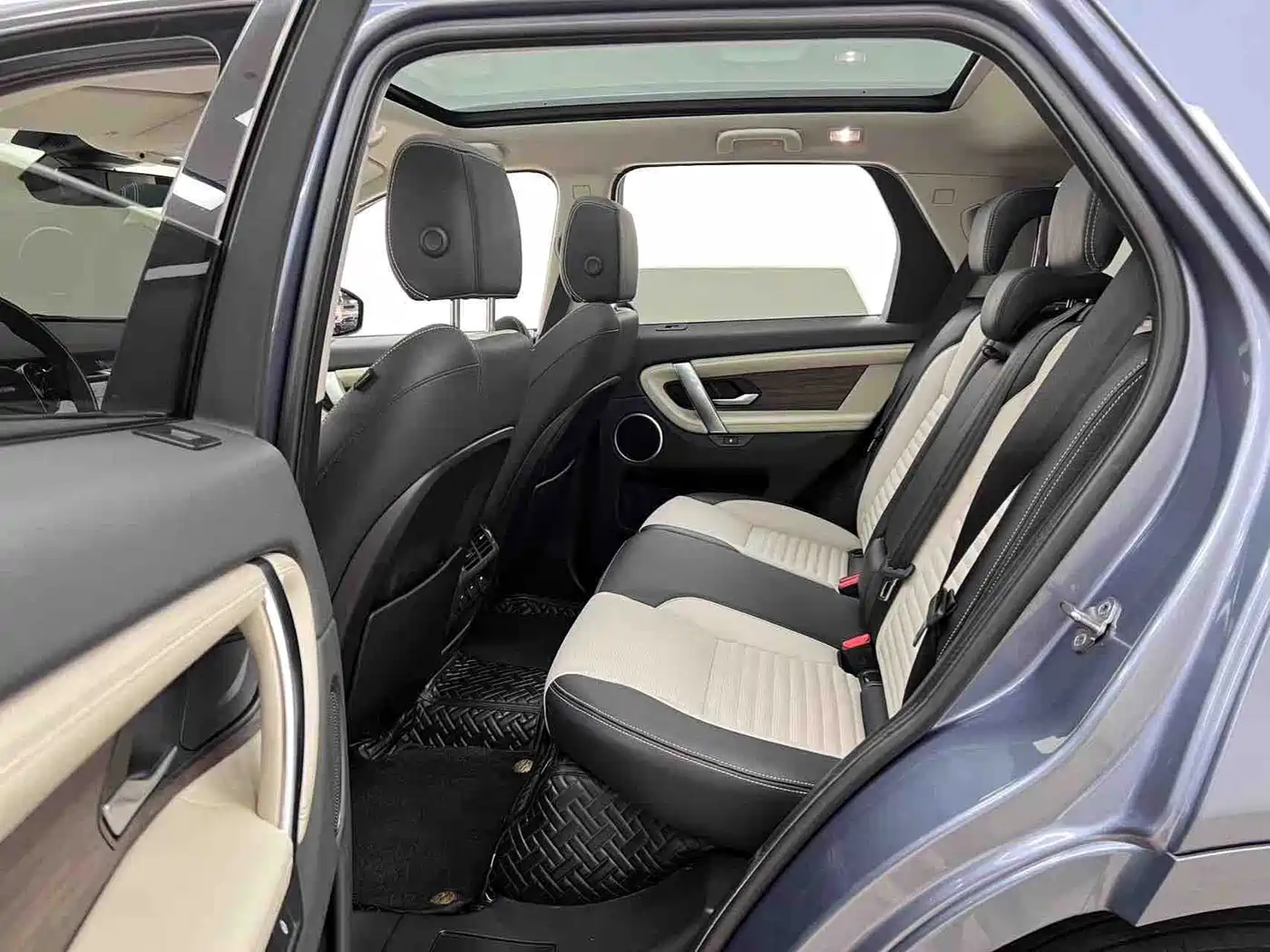Land Rover Discovery Sport 2020 249PS R-Dynamic Performance фото 9