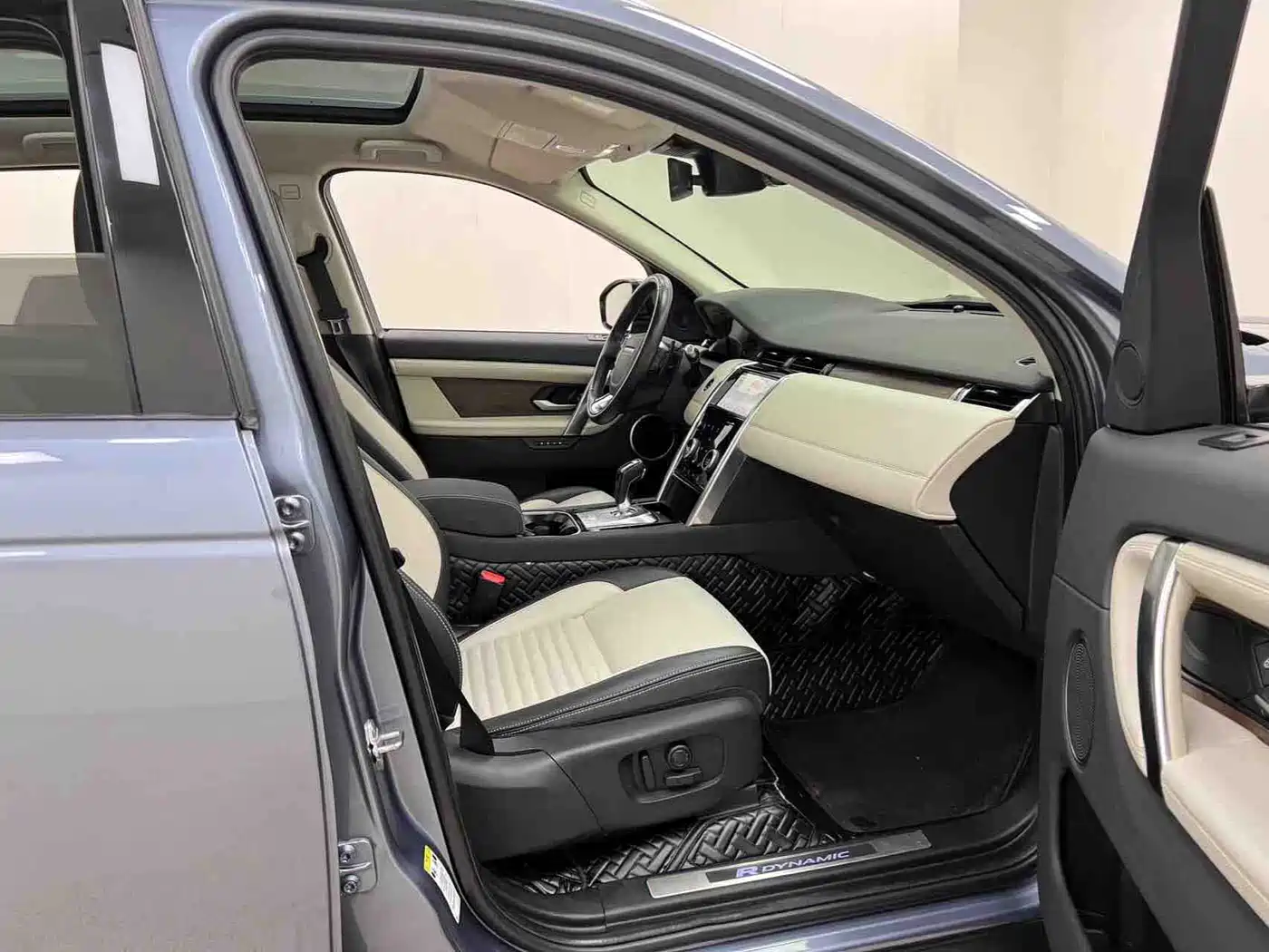 Land Rover Discovery Sport 2020 249PS R-Dynamic Performance фото 22