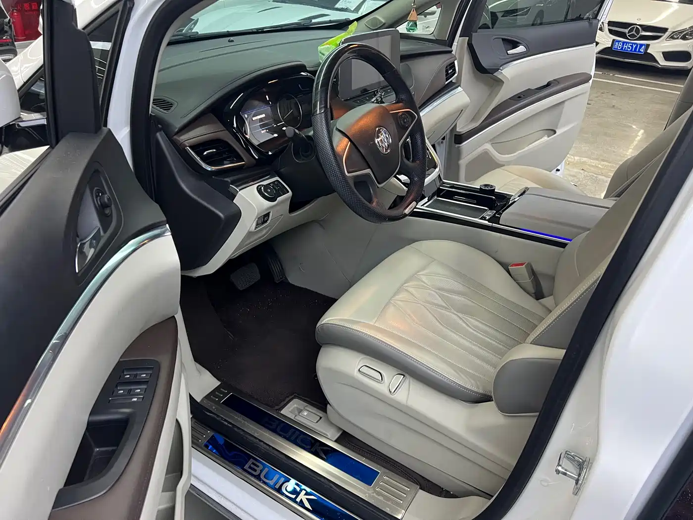Buick GL8 2021 Land Business Class 652T Luxury фото 17