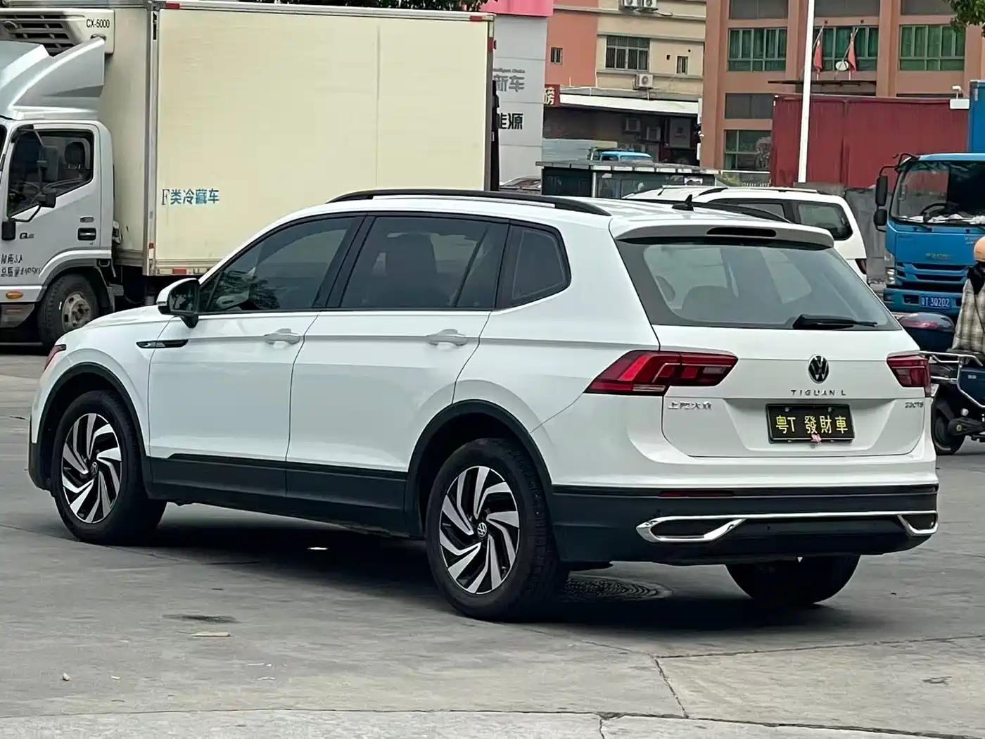 Volkswagen Tiguan L 2022 330TSI Automatic 2WD Comfort Edition фото 8