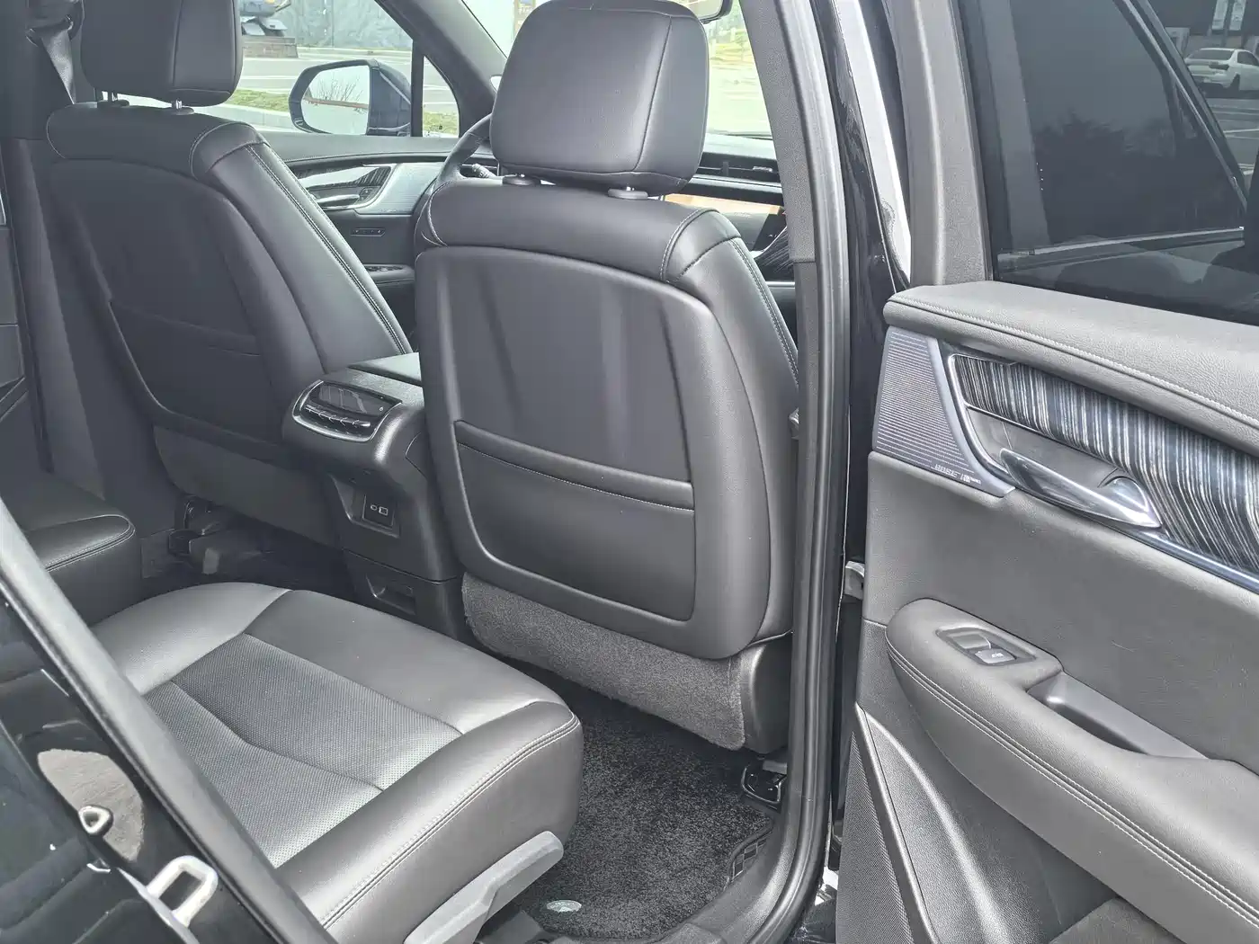 CADILLAC XT6