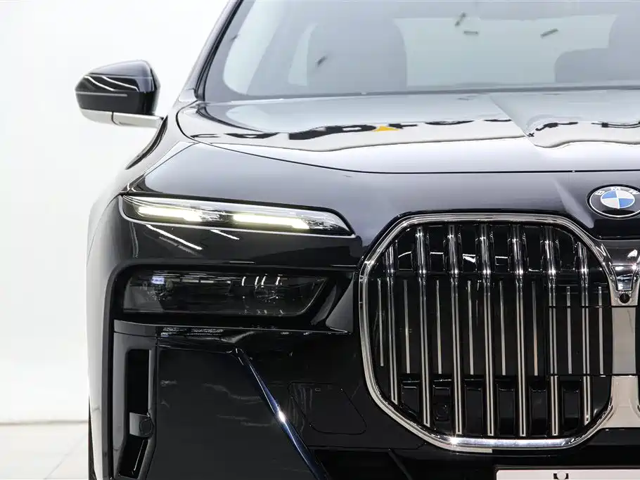 BMW 7 Series 2023 Model 740Li Leading M Sport Package фото 8