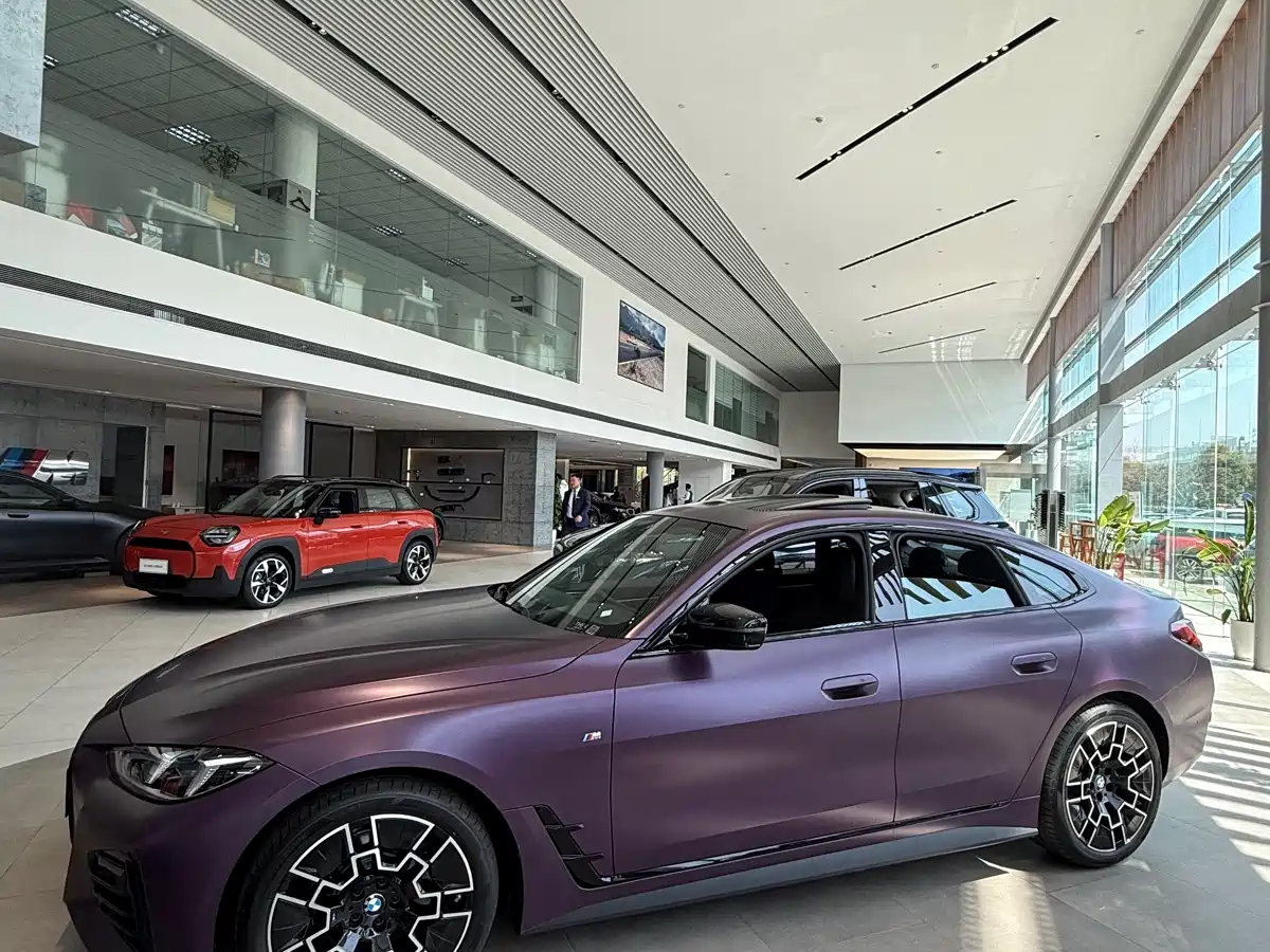 BMW 4 Series 2024 430i Gran Coupe M Sport Shadowline Package фото 7