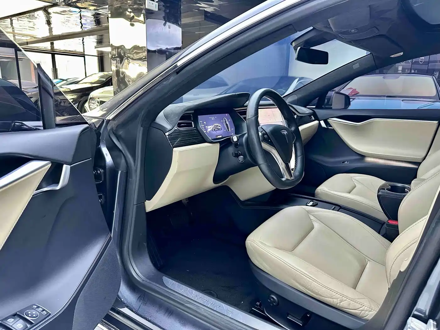 TESLA MODEL S