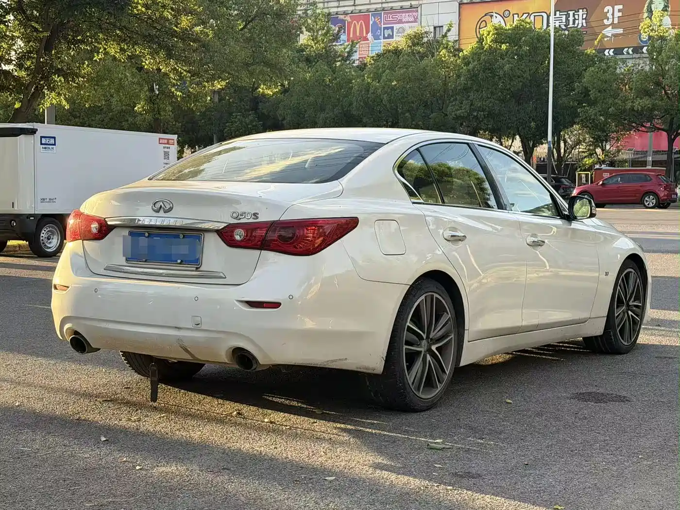 Infiniti Q50 2017 2014 3.7L Luxury Sport
