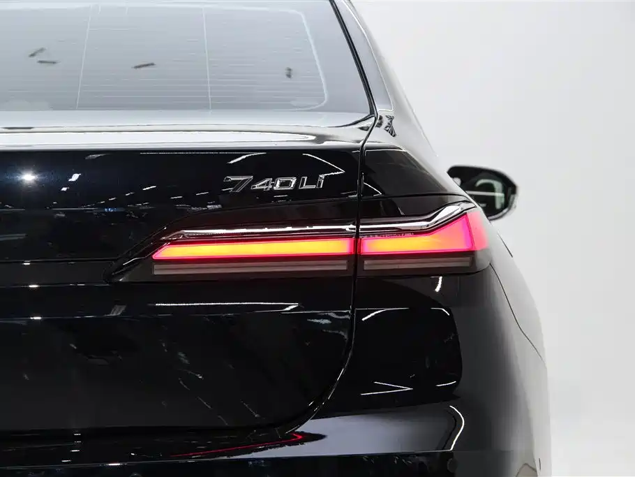 BMW 7 Series 2023 Model 740Li Leading M Sport Package фото 11