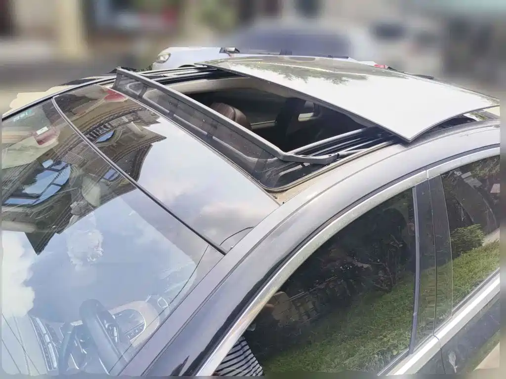 Mercedes-Benz E-Class, миниатюра 6