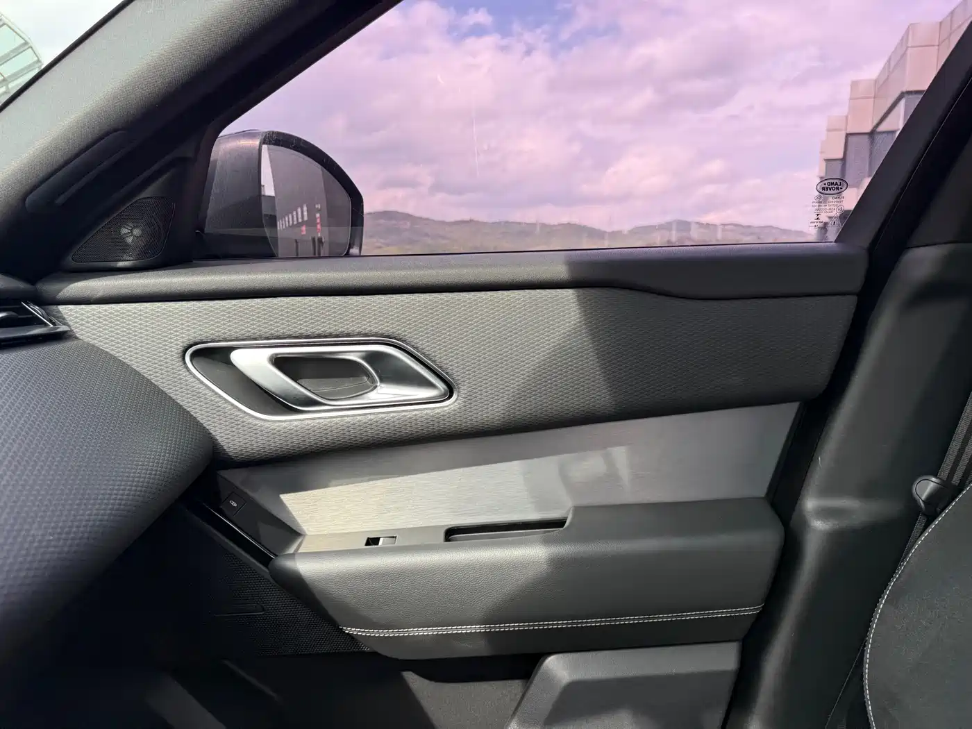 Land Rover Range Rover Velar 2019 250PS R-DYNAMIC S фото 29