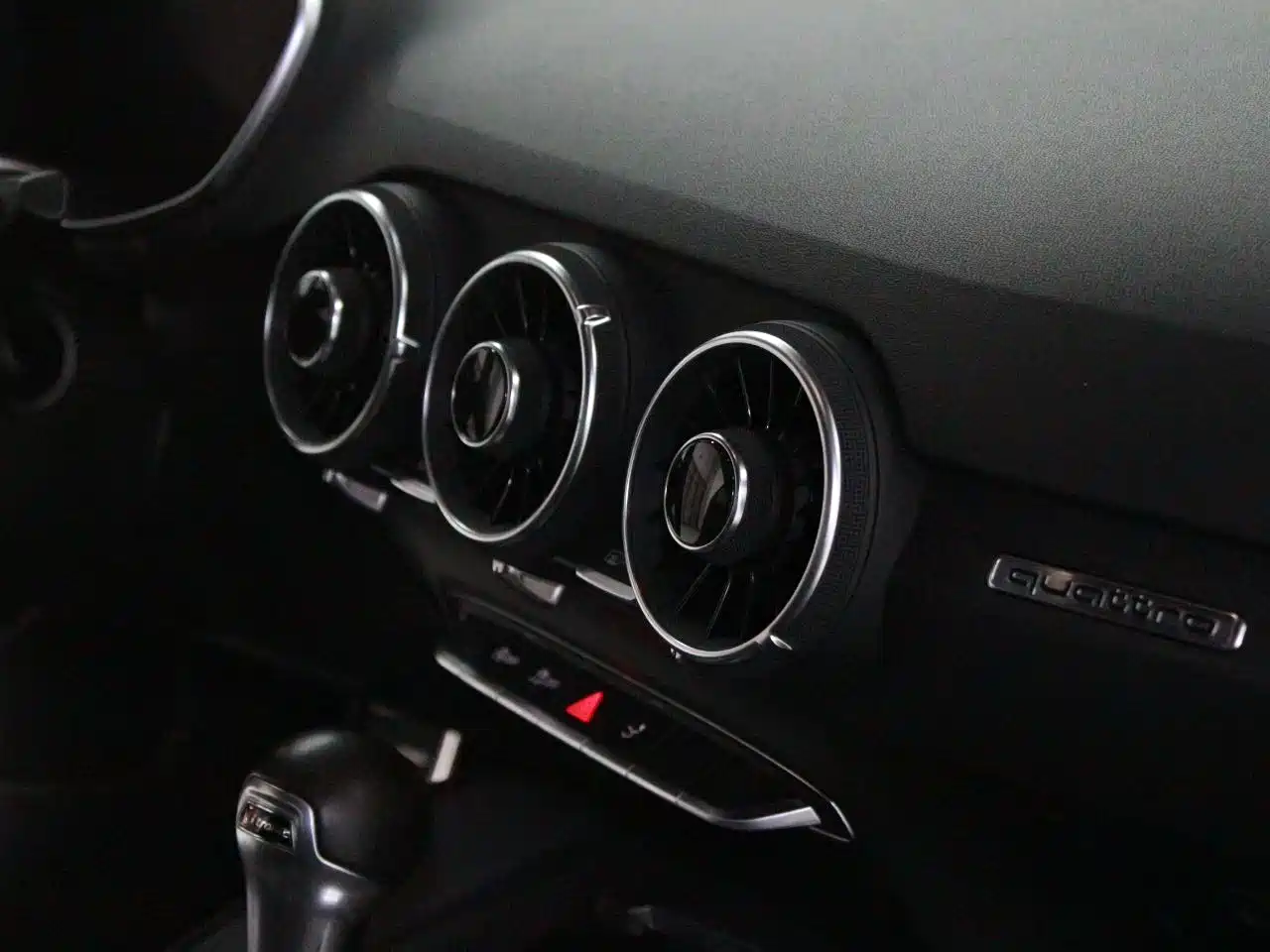 Audi TT 2015 TT Coupe 45 TFSI quattro фото 7