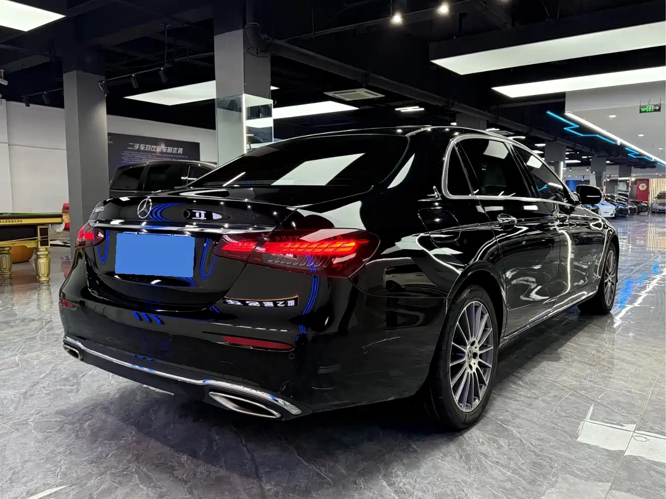 MERCEDES-BENZ E CLASS