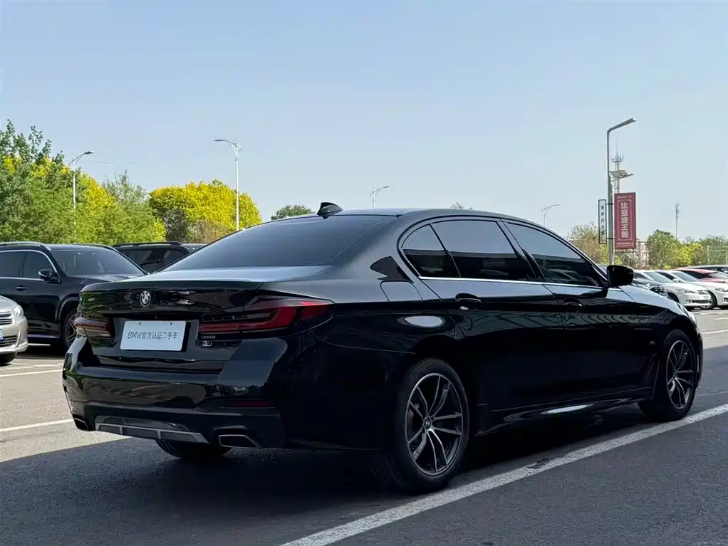 BMW 5 Series 2022 525Li M Sport Package фото 6