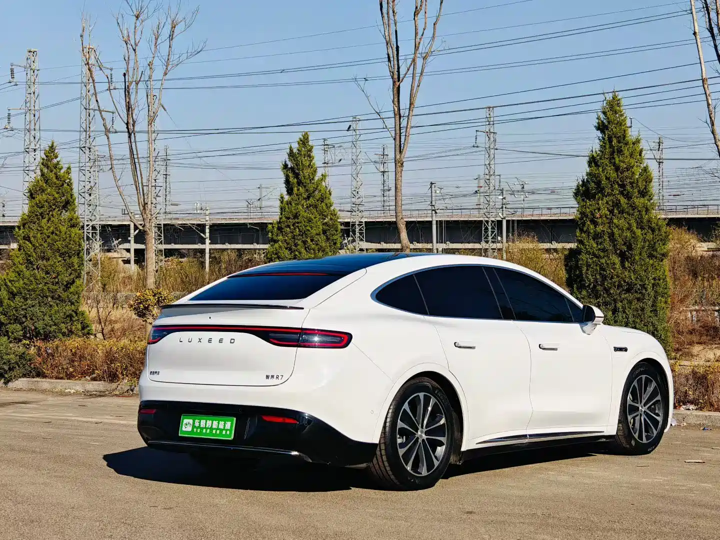 Фото 6 - Zhijie Luxeed R7