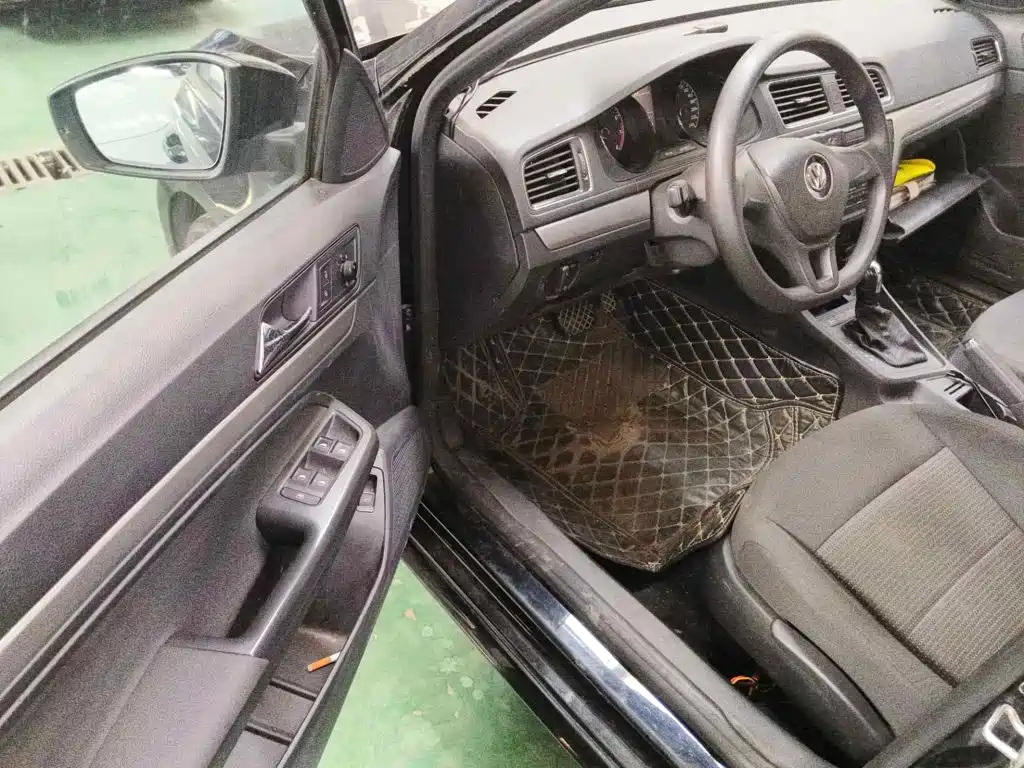 Фото 8 - Volkswagen Lavida