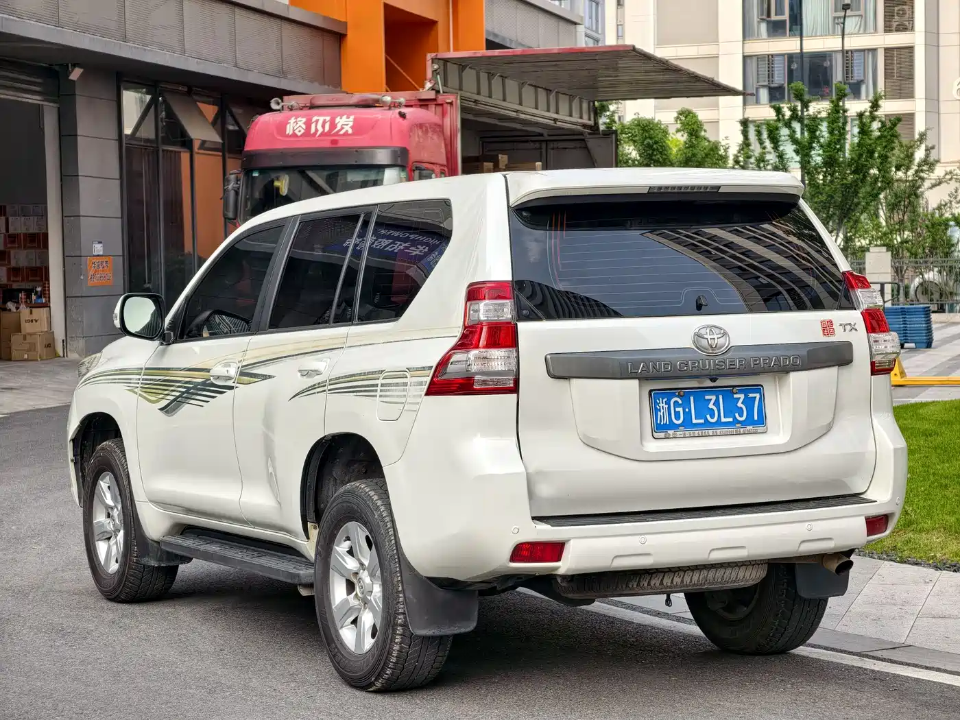 Toyota Prado (Import) 2014 2.7L Automatic Standard Edition фото 3