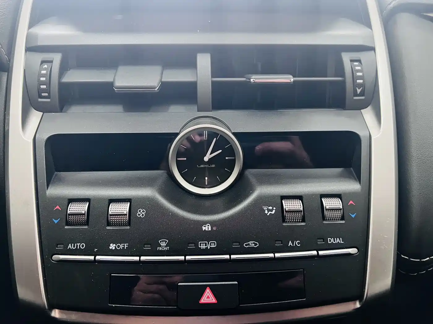 Lexus NX 2020 200 FWD Sharp Edition China VI фото 9