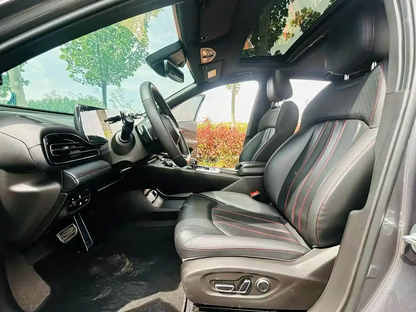 GAC Trumpchi Trumpchi Emkoo 2023 270T DCT J16 Edition фото 3