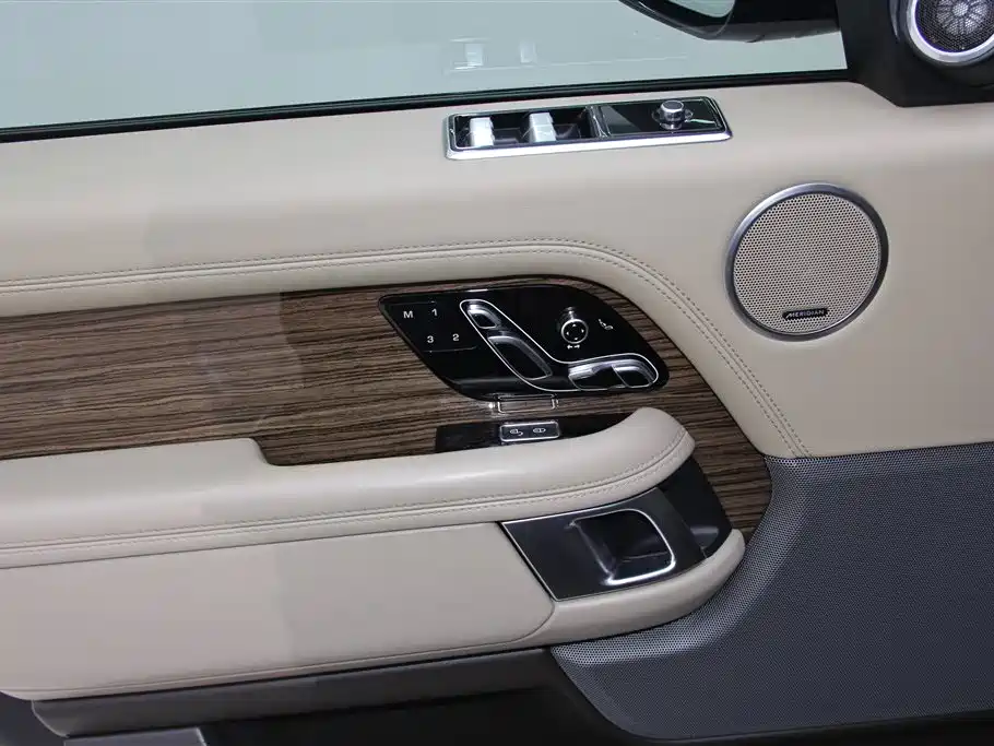 Land Rover Range Rover 2018 3.0 SC V6 Vogue Heritage Extended Edition фото 26