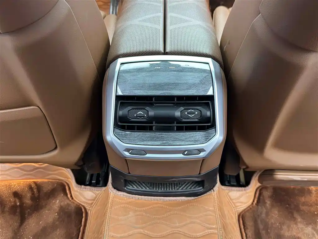 BMW 7 Series 2023 Facelift 740Li Exclusive M Sport Package фото 13